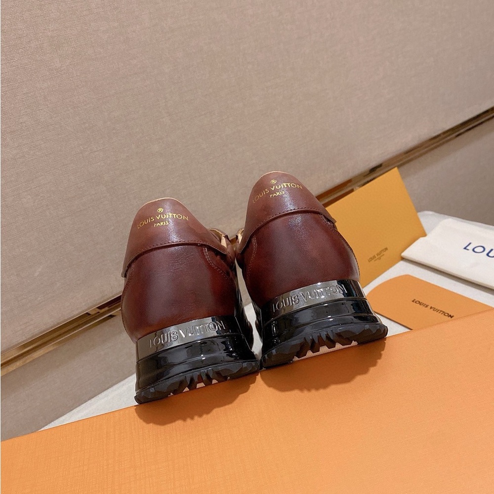 Louis Vuitton Men's rivoli Sneakers